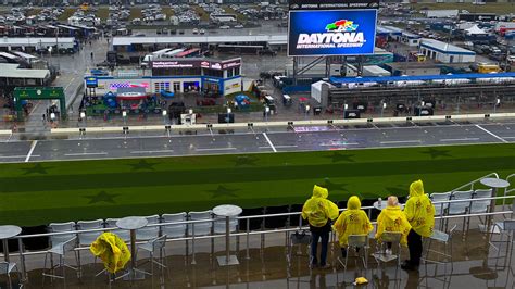 daytona 500 race time today.